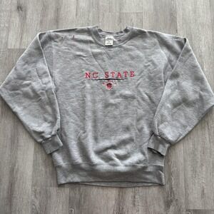NC State Wolfpack Sweatshirt Mens Medium Gray NCAA Football Soffe Crewneck